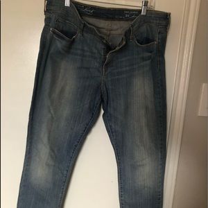 Levi’s Demi Curve Skinny Jeans